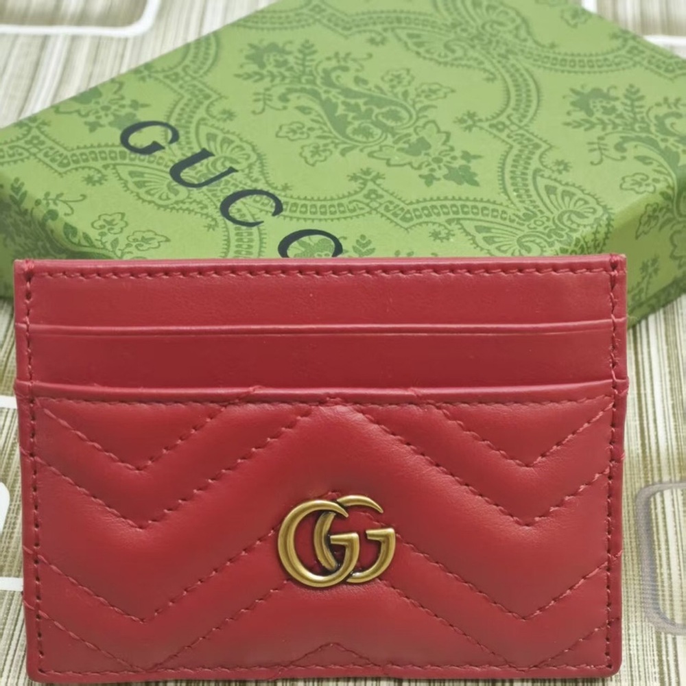 Gucci Red Quilted Card Holder - Picture 2 of 4
